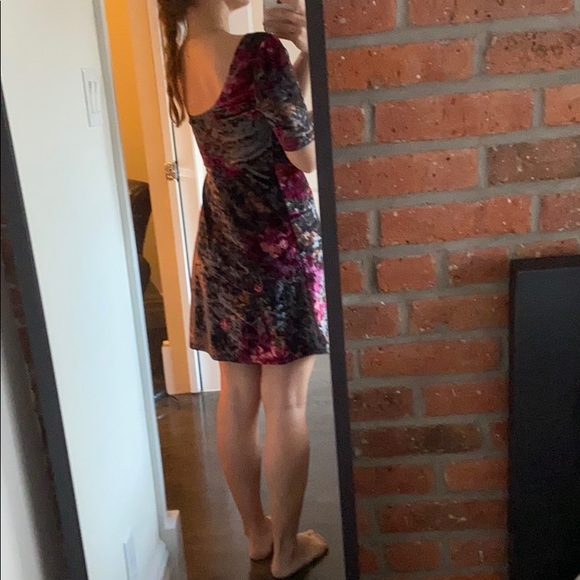 Crushed velvet dress - Picture 2 of 4